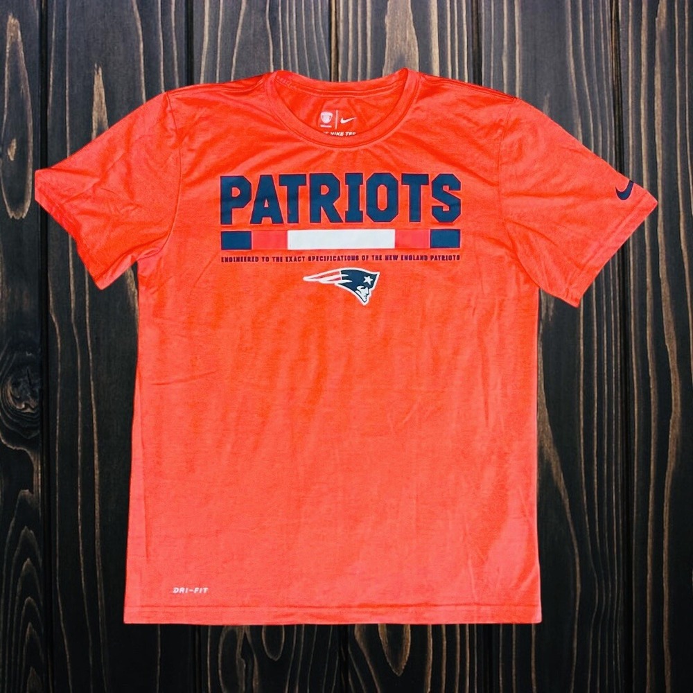 Nike Dri-Fit Mens T-Shirt Size Medium NFL Gear New‎ England Patriots